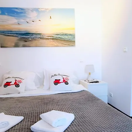 Sophie By The Sea Apartment